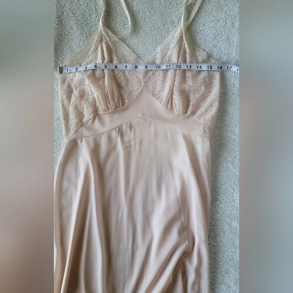 Vintage Van Raalte Nylon Philmy Slip with Lace Top/Lace Hem Size 36 Pale… - Picture 5 of 12